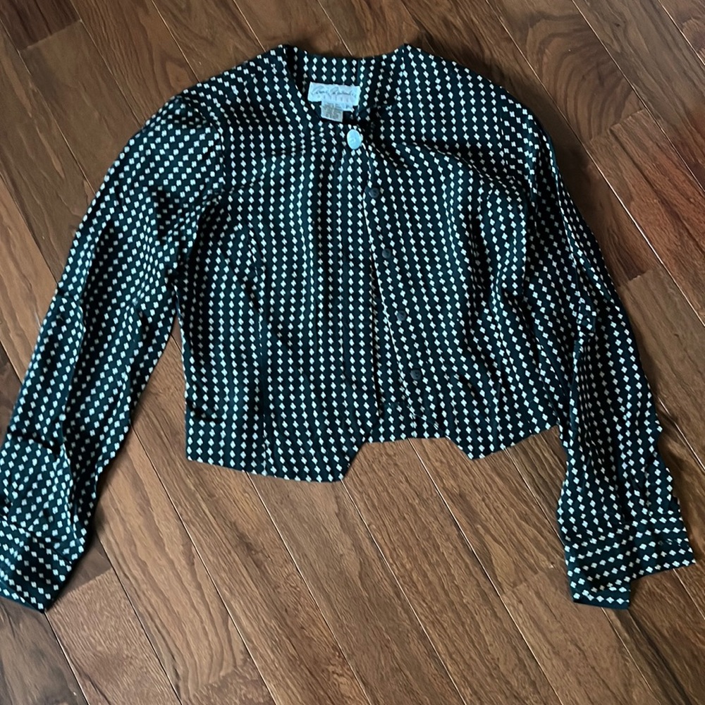 Annie Alexander silk printed blouse. In great condition.